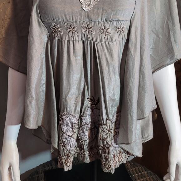 Quizz Fashion Gray Embroidered Layered Lagenlook Blouse Womens Small Boho Indie - Picture 5 of 8